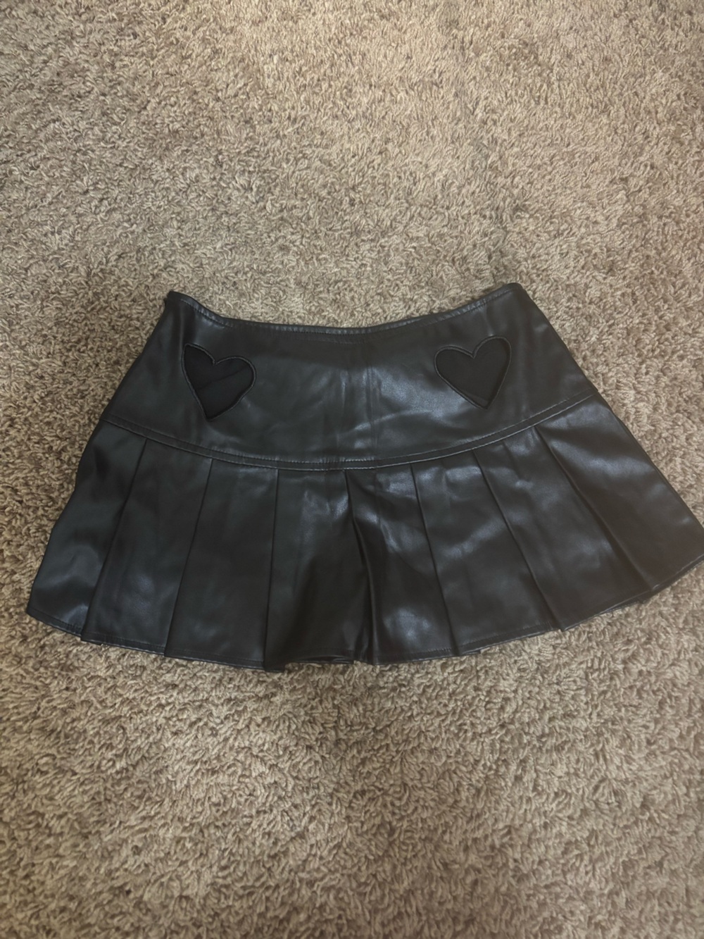 SHEIN Black Faux Leather Pleated Mini Skort with Heart Patches
